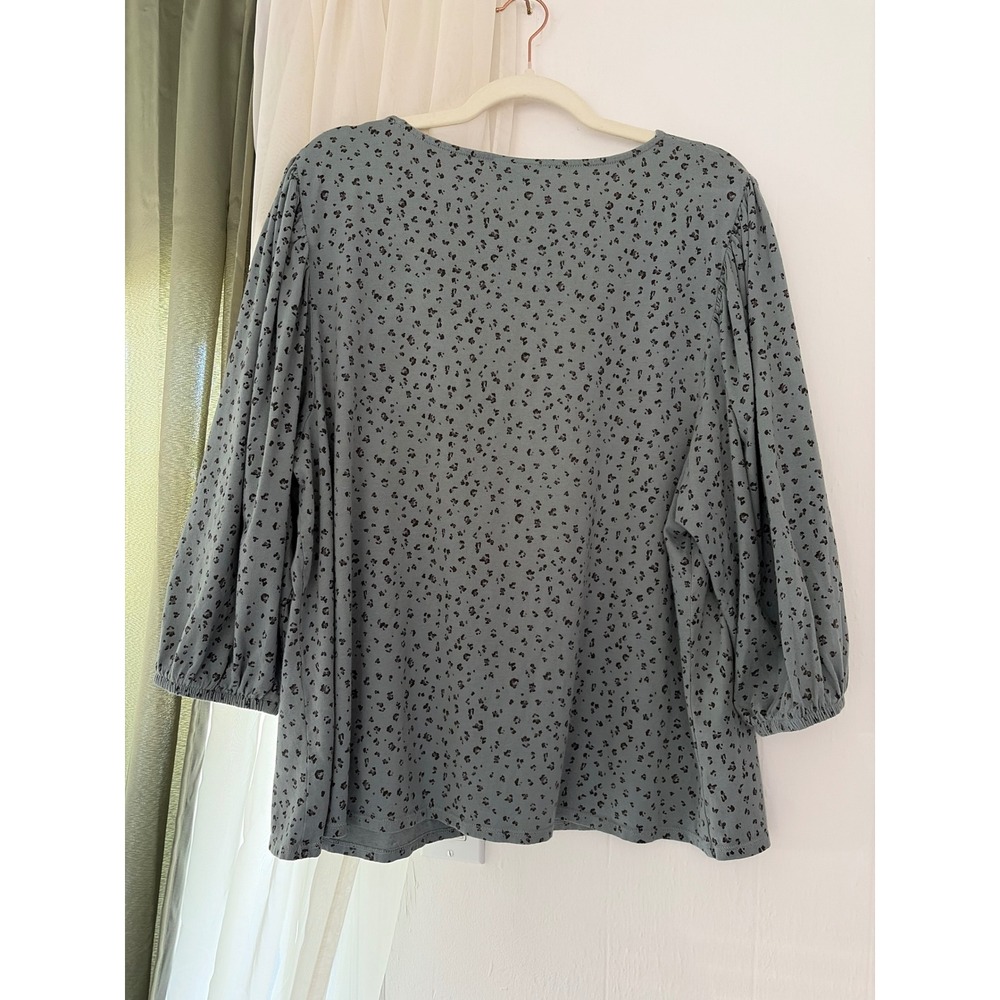 J. Jill Balloon Sleeve Top Womens XL Sage Green Floral Leopard Print Cotton Knit - Picture 3 of 7
